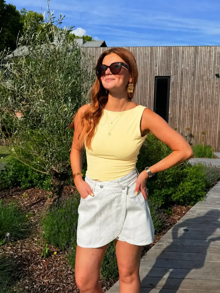 Top Claudia 